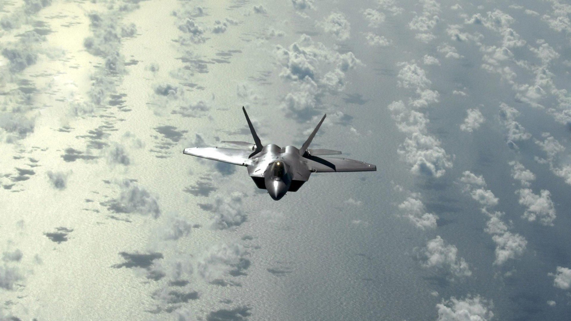 全国青少年接力赛在上海激烈展开,接力赛决赛