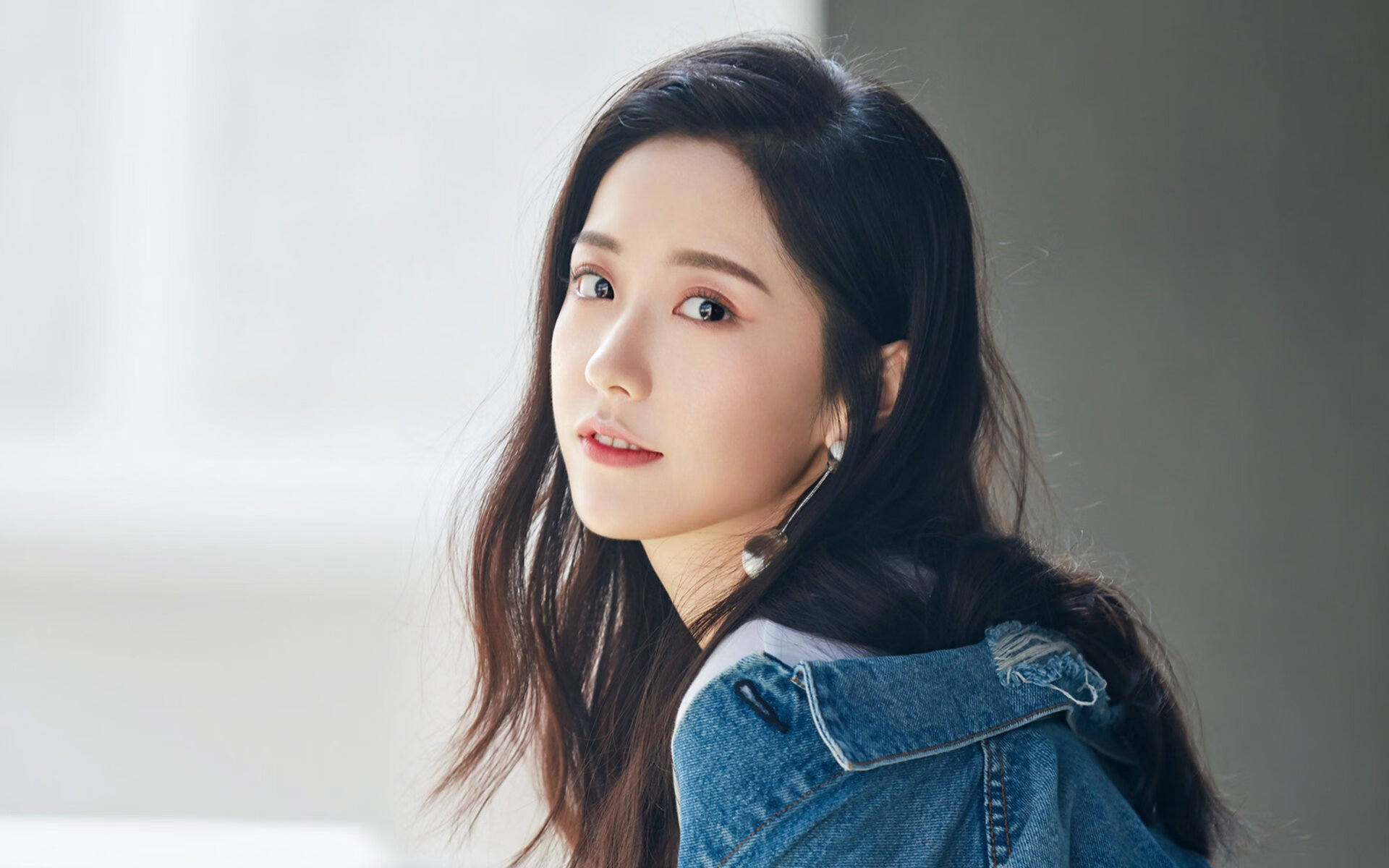 C罗带伤坚持比赛展现队长担当,c罗受的伤